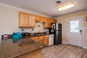 Dishwasher, cookware/dishes/utensils, ice maker - Absolute Beach: Oceanfront, Dog-friendly, Central Location (Oak Island)