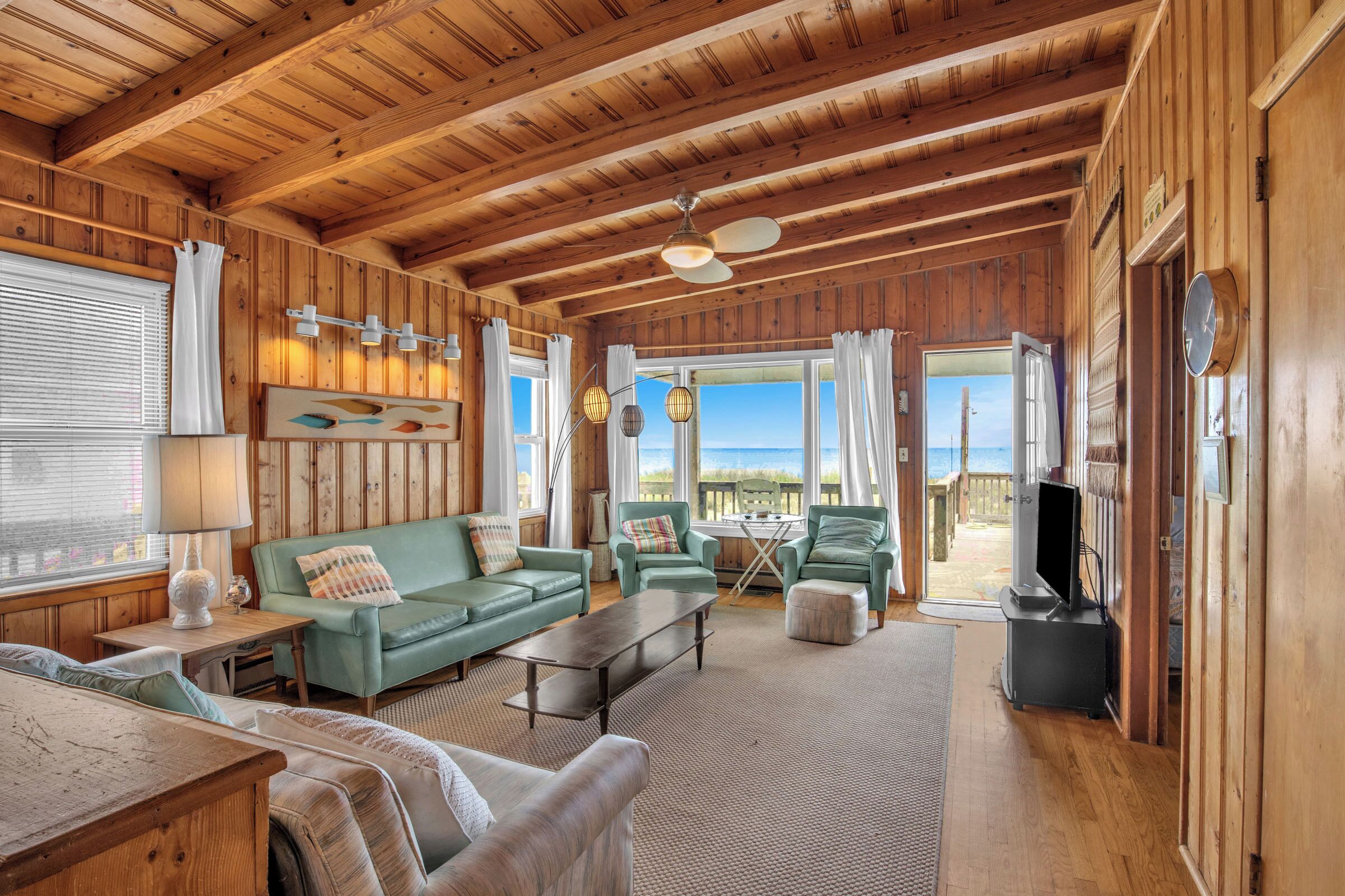 TV, DVD-spiller og bøker