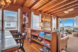 TV, DVD player, books - Boys Oh Boy: Oceanfront House in West Beach (Oak Island)