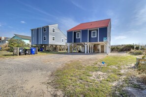 Exterior - American Dream: Oceanfront Home with 2 Covered Porches Close to Oak Island Pier (Oak Island)