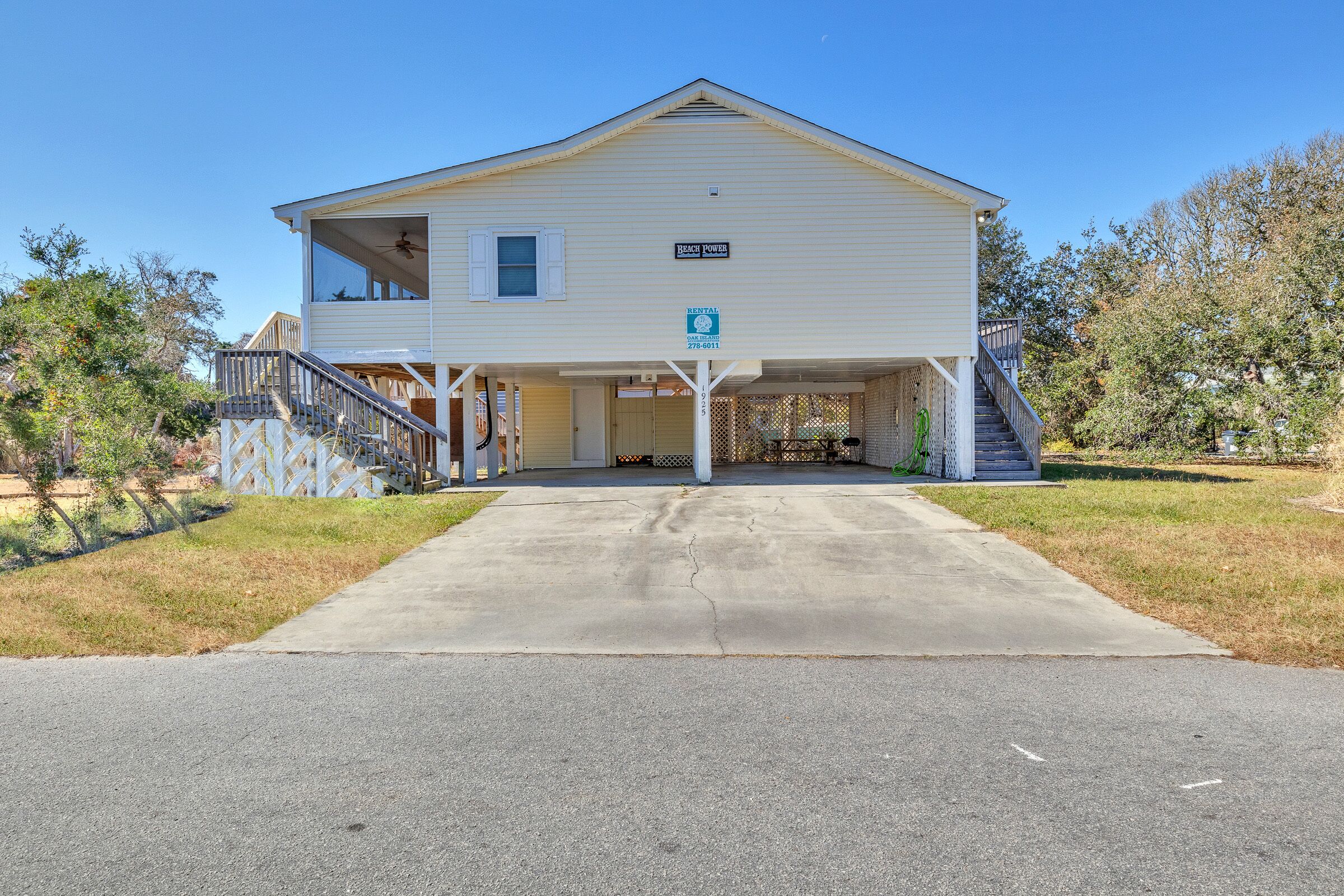 Beach Power: 4 Bed/2 Bath Traditional Home with Screened Porch, 170 feet to Beac