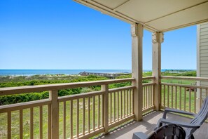 Property grounds - Tranquility 2: Oceanfront Community Pool, Convenient Beach Access (Caswell Beach)