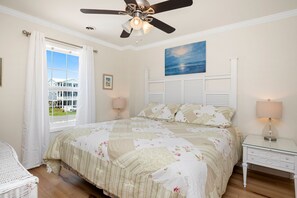 5 habitaciones, tabla de planchar con plancha, cuna de viaje y wifi 