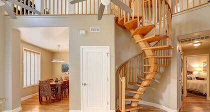 Bikini Bungalow - Large condo, Steps from Beach + Parking, Family