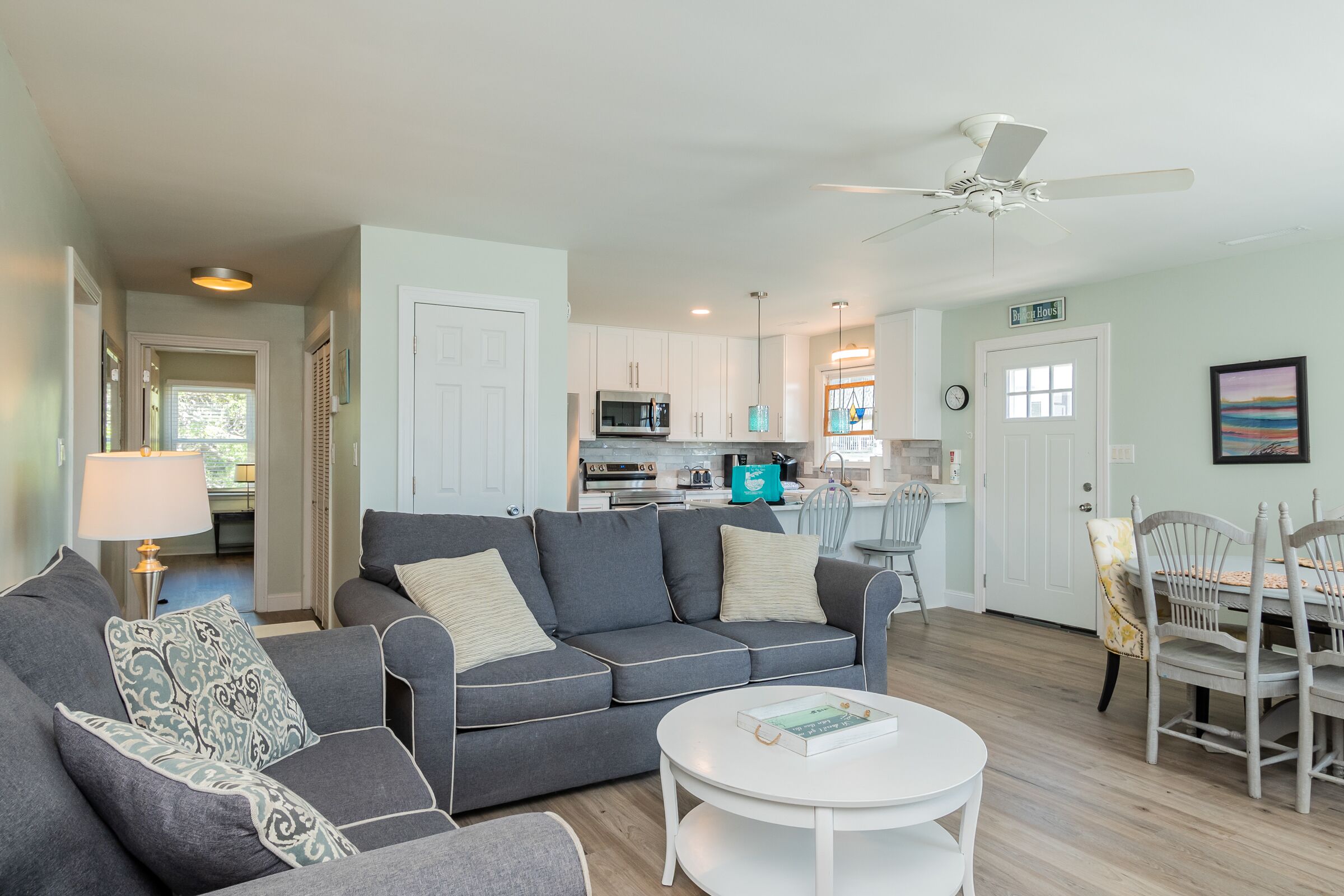 Yanchaville: Beachwalk house in East beach