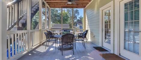 Outdoor dining