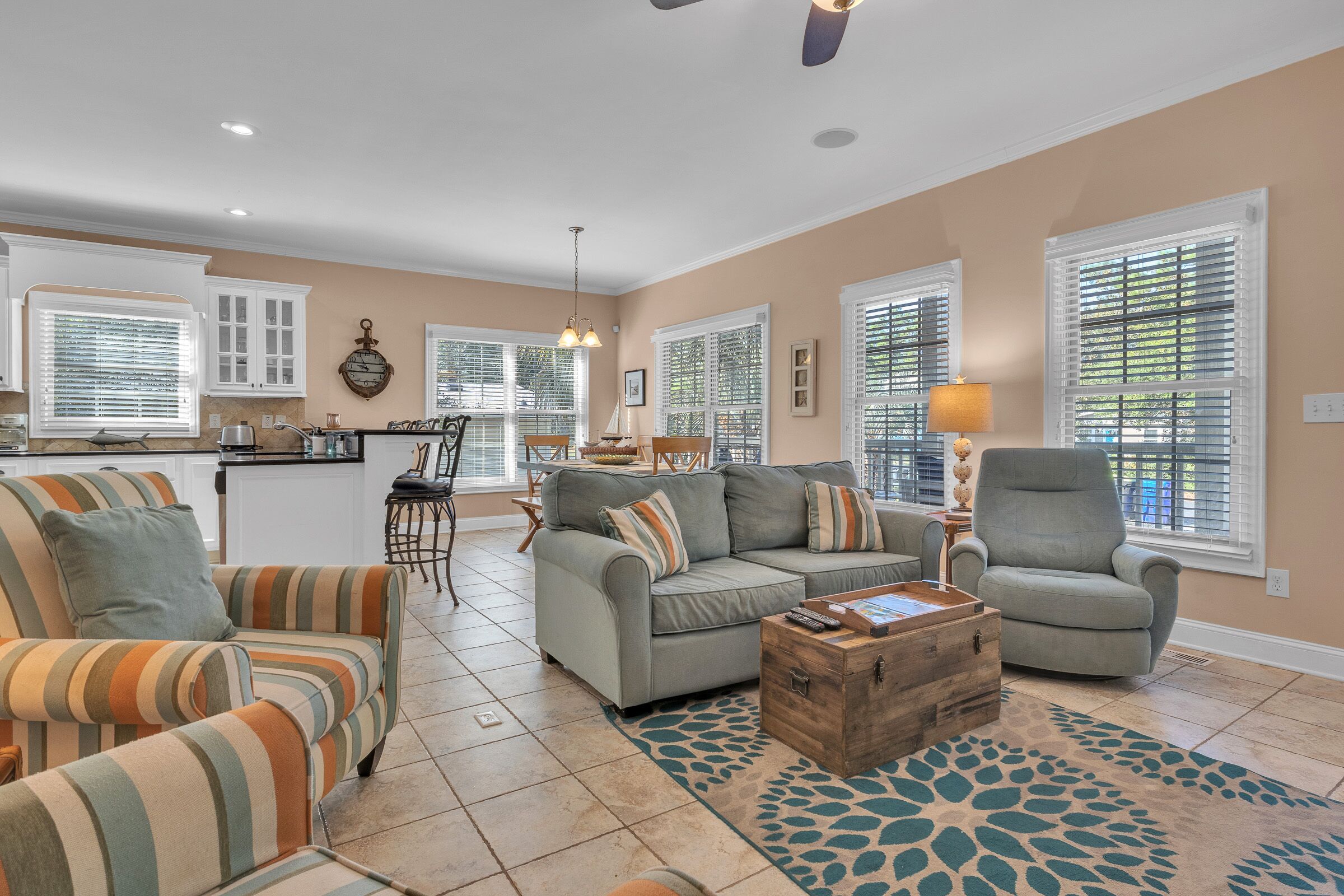 Joyce's Dream: Well Appointed Vacation Home In Heart Of Oak Island - Oak Island, NC