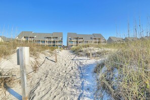 Exterior - By The Ocean Blue: Oceanfront Luxury on Caswell Beach with Community Pool (Caswell Beach)