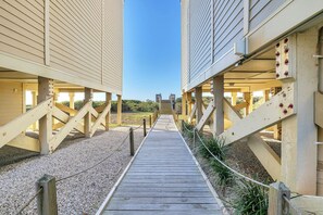 Property grounds - By The Ocean Blue: Oceanfront Luxury on Caswell Beach with Community Pool (Caswell Beach)