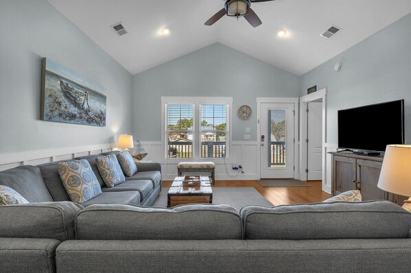 Fernseher, DVD-Player, Bücher