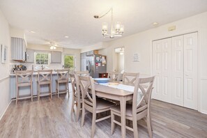 Dining - Pelican Palace: Beachwalk Home Centrally Located on Oak Island (Oak Island)