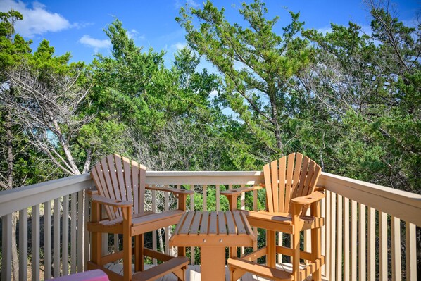 Property grounds - Pelican Palace: Beachwalk Home Centrally Located on Oak Island (Oak Island)