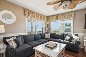 Televisión, reproductor de DVD, libros y videoteca 