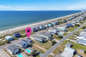 Beach nearby - Love Shack: Charming Oceanview Cottage on East Beach (Oak Island)