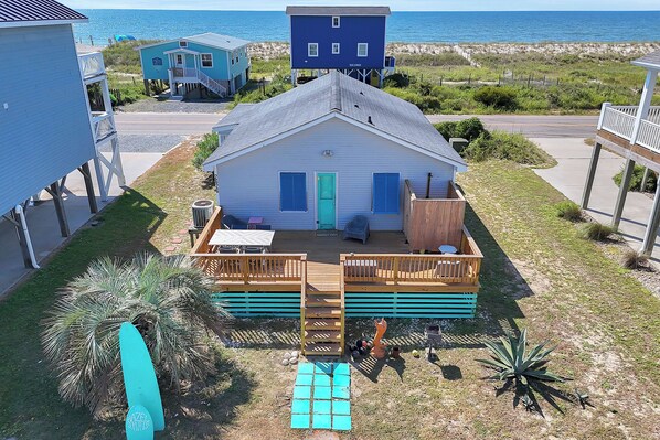 Exterior - Love Shack: Charming Oceanview Cottage on East Beach (Oak Island)