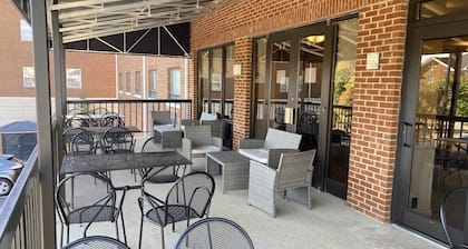 Asbury Inn & Suites