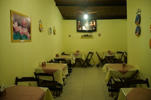 Breakfast area - Pousada Cores do Mar (Paraty)