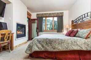 Standard Condo, 3 Bedrooms
