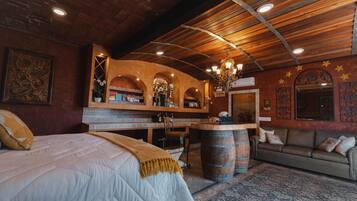 Villa de lujo, para no fumadores, vista al viñedo (Barrel suite) | 1 habitación, sábanas de algodón egipcio y ropa de cama de alta calidad