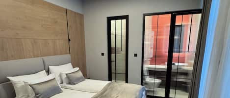 Premium-Apartment, 1 Schlafzimmer, Balkon | Italienische Bettbezüge von Frette, hochwertige Bettwaren