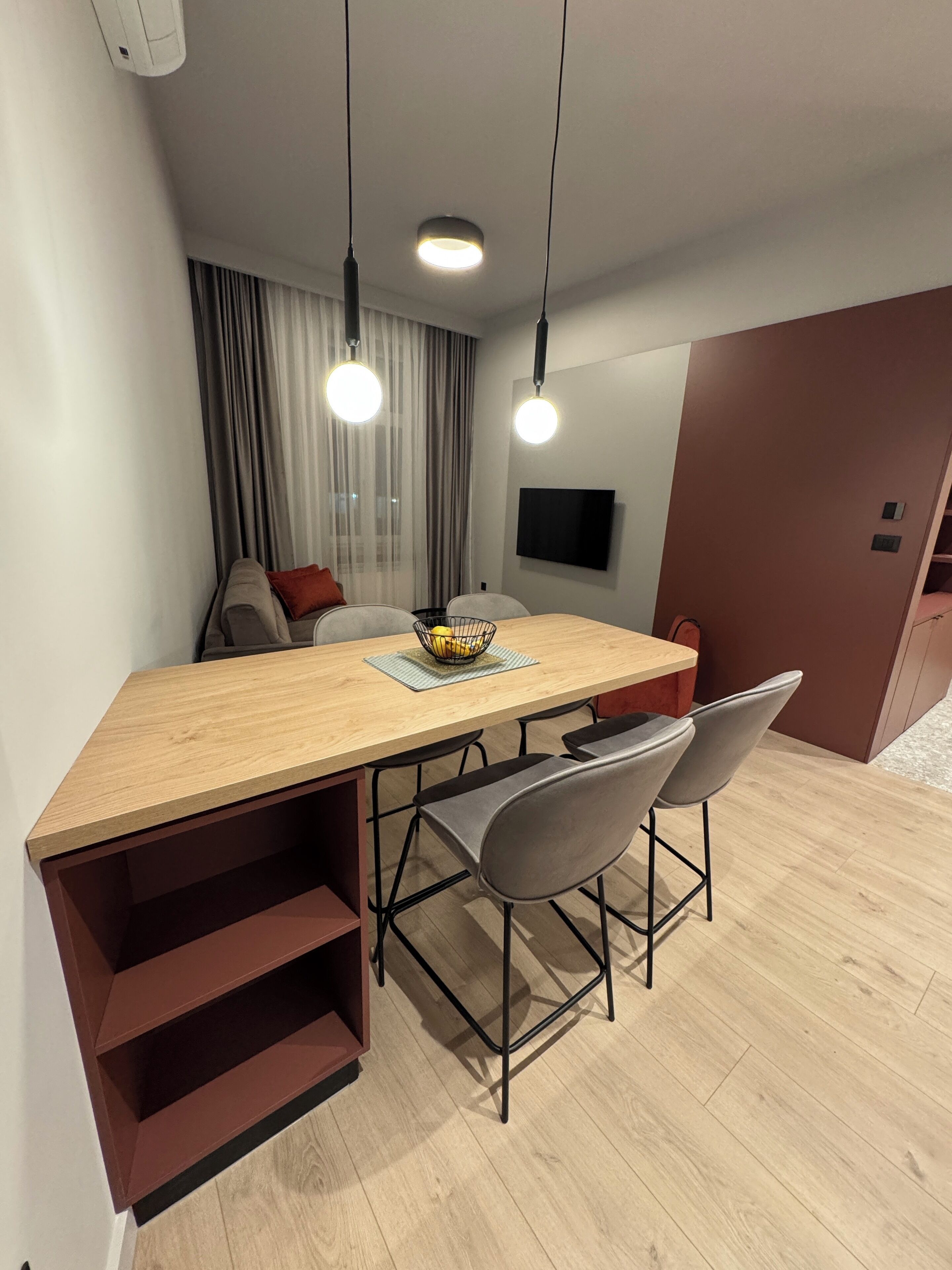 Luxury Apartment, 2 Bedrooms, Air conditioning, City View | Living area | Smart TV