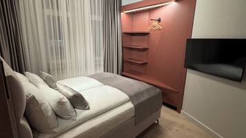 Luxury Apartment, 2 Bedrooms, Air conditioning, City View | Frette Italian sheets, premium bedding, memory foam beds, in-room safe