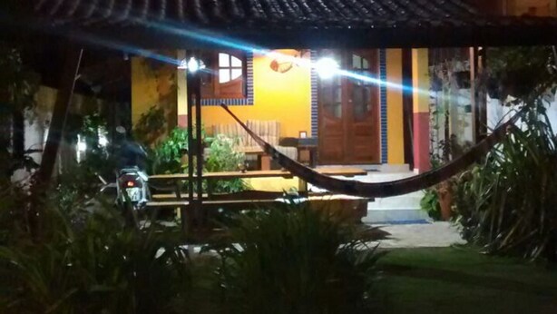 Mặt tiền nơi lưu trú - ban đêm