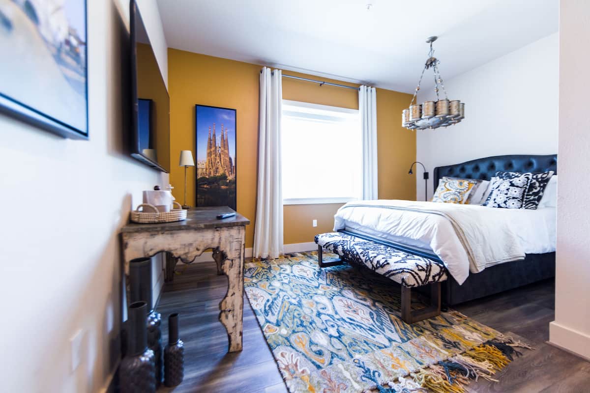 Studio Comfort - 1 queensize-säng (Barcelona) | 1 sovrum och sängtillbehör av högsta kvalitet