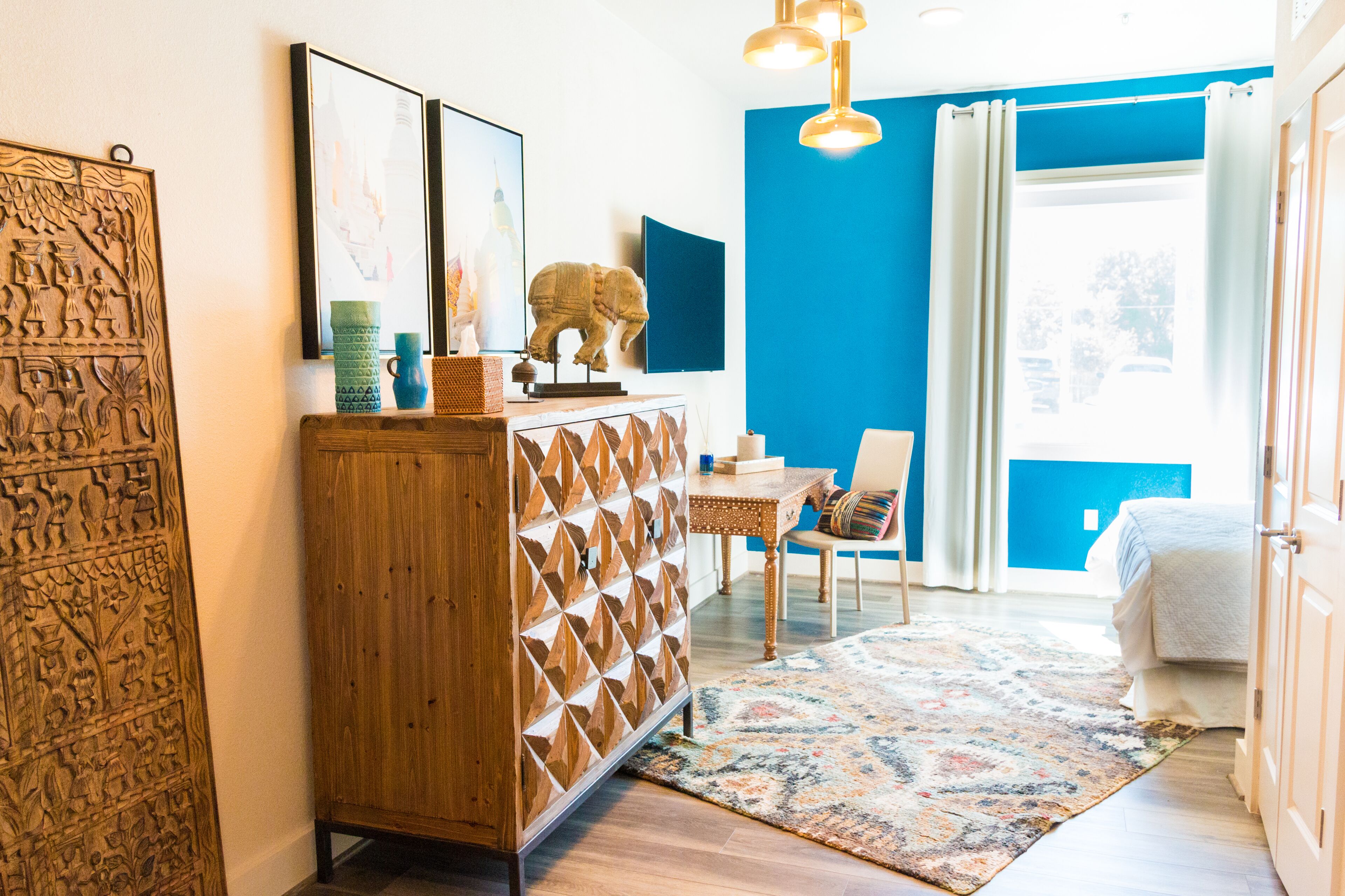 classic studio, 1 queen bed (bangkok) | living area | flat-screen tv