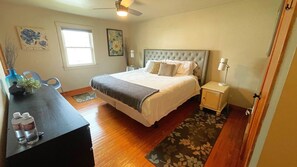 2 bedrooms, iron/ironing board, free WiFi, bed sheets