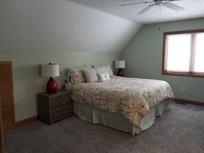 3 soverom, strykejern/-brett, wi-fi (inkludert) og sengetøy