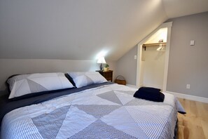 2 bedrooms, in-room safe, iron/ironing board, free WiFi