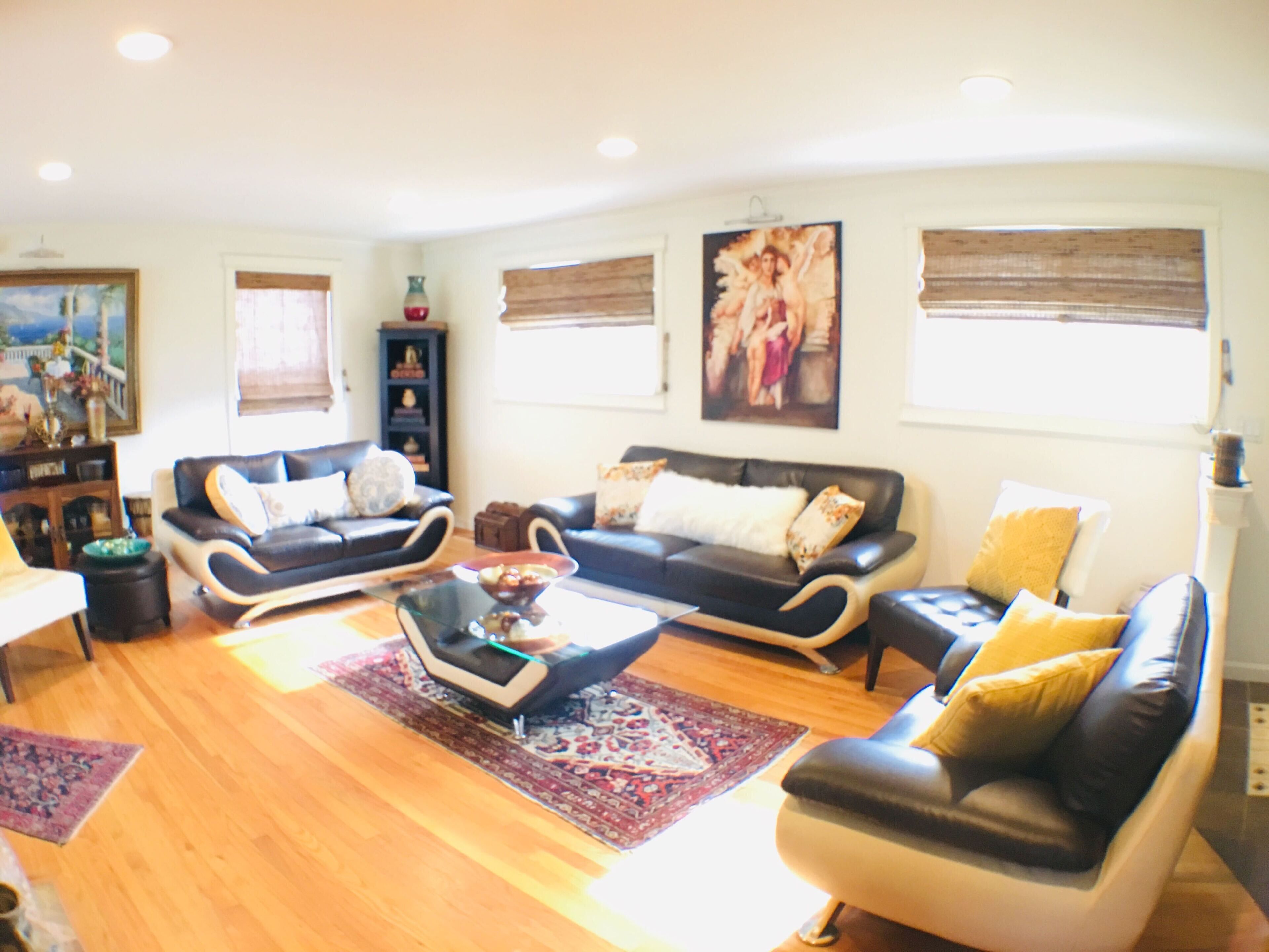 Super Clean 2BR Unit Located Near Downtown & Shopping Mall