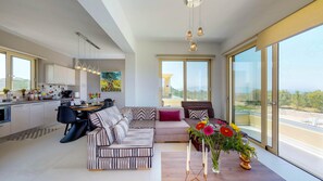 Een televisie, videogames, boeken en een stereo