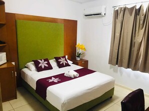 Cortinas blackout, sistema de insonorización y ropa de cama 