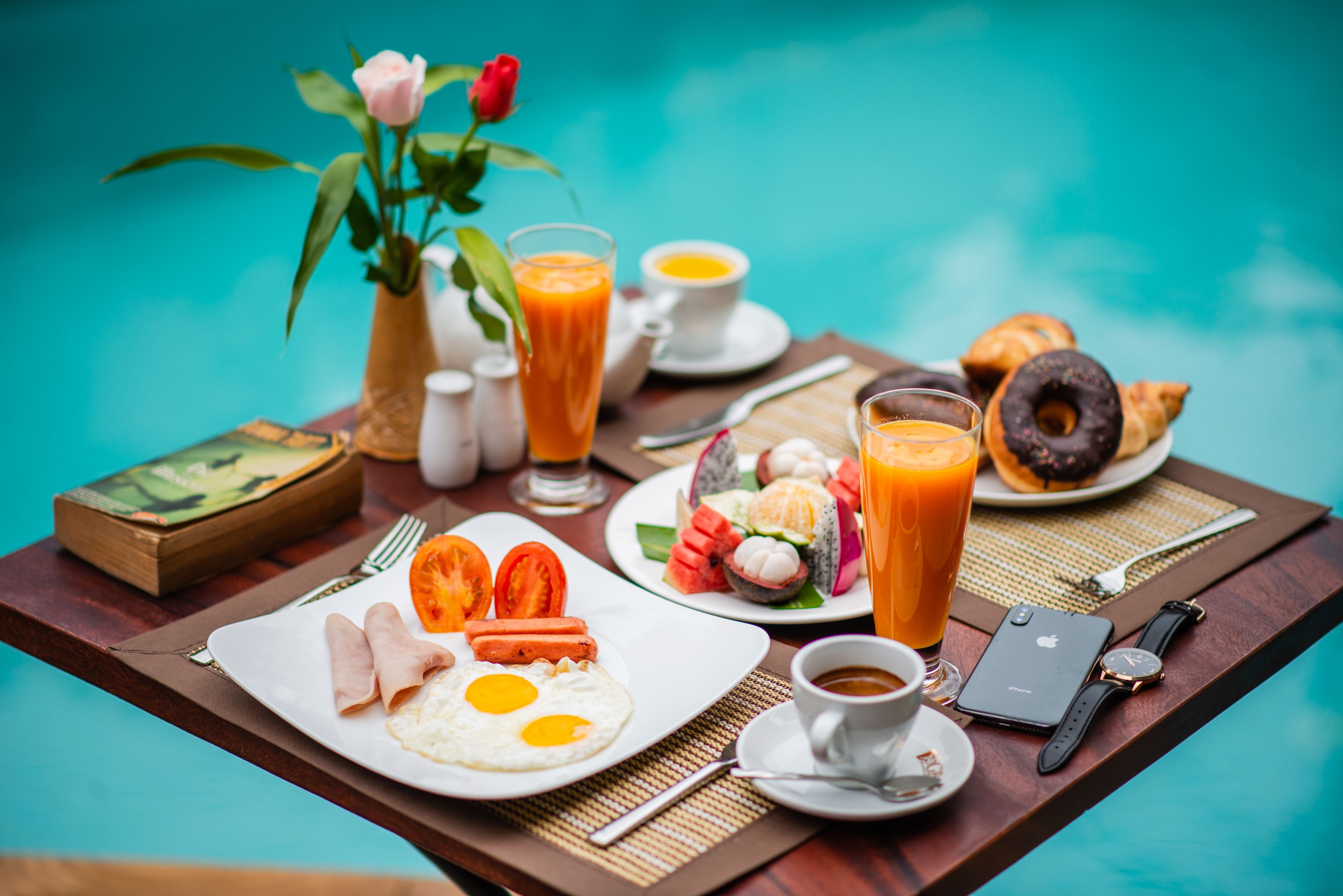 daily cooked-to-order breakfast (usd 8 per person)