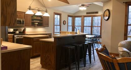Spacious Family Friendly Lodge/Home located in the beautiful Hocking Hills.