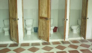 Ducha y cabezal de ducha tipo lluvia