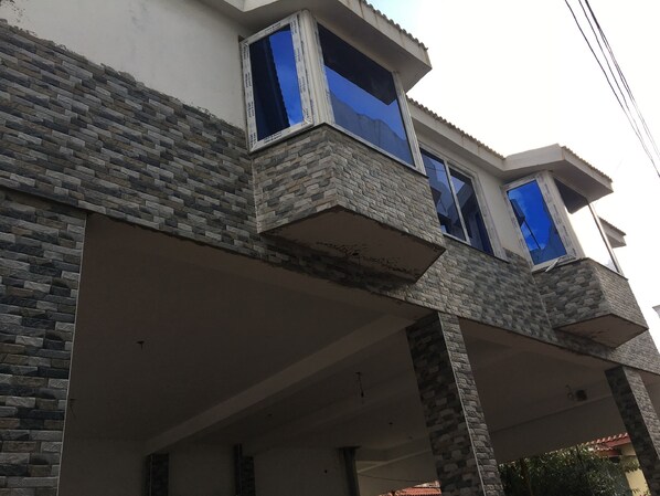 Front of property - Praba rooms and cottages (Ooty)