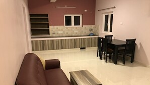 Casa de campo superior | 1 dormitorio, caja fuerte, cortinas opacas y sistema de insonorización