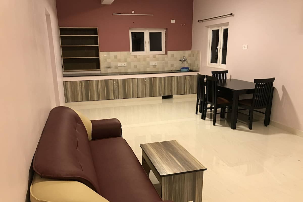 Superior Cottage | 1 bedroom, in-room safe, blackout curtains, soundproofing