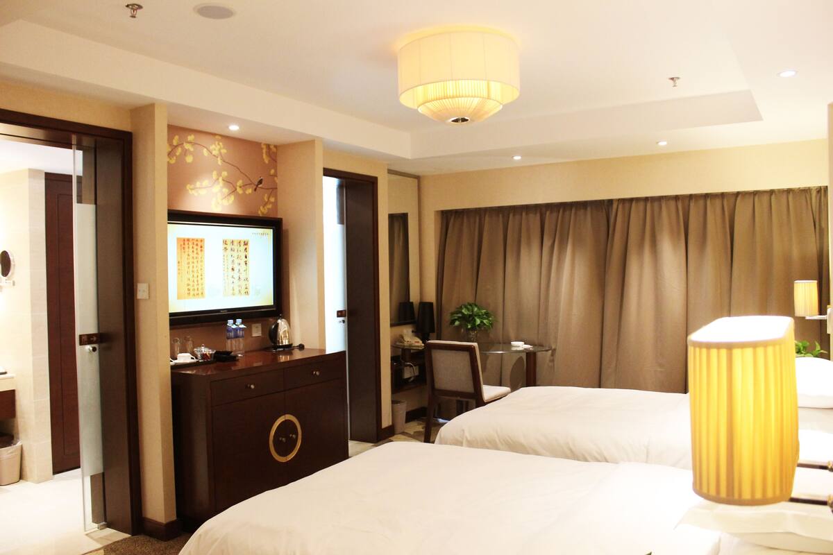 Standard Double or Twin Room in No.8 Building | In-room safe, desk, blackout curtains, iron/ironing board