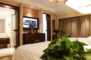 Standard Double or Twin Room in No.8 Building | In-room safe, desk, blackout drapes, iron/ironing board - Xincheng Hotel (Hohhot)