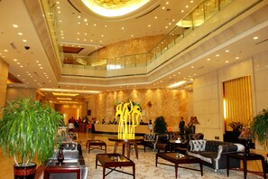 Lobby sitting area - Xincheng Hotel (Hohhot)