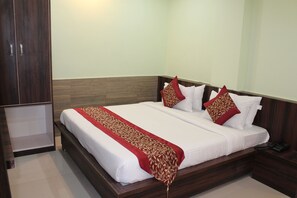 1 bedroom, in-room safe, individually furnished, blackout curtains