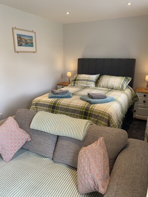 3 bedrooms, iron/ironing board, travel cot, free WiFi