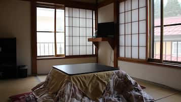 Japanese Style Triple Room, Shared Bathroom | Free WiFi