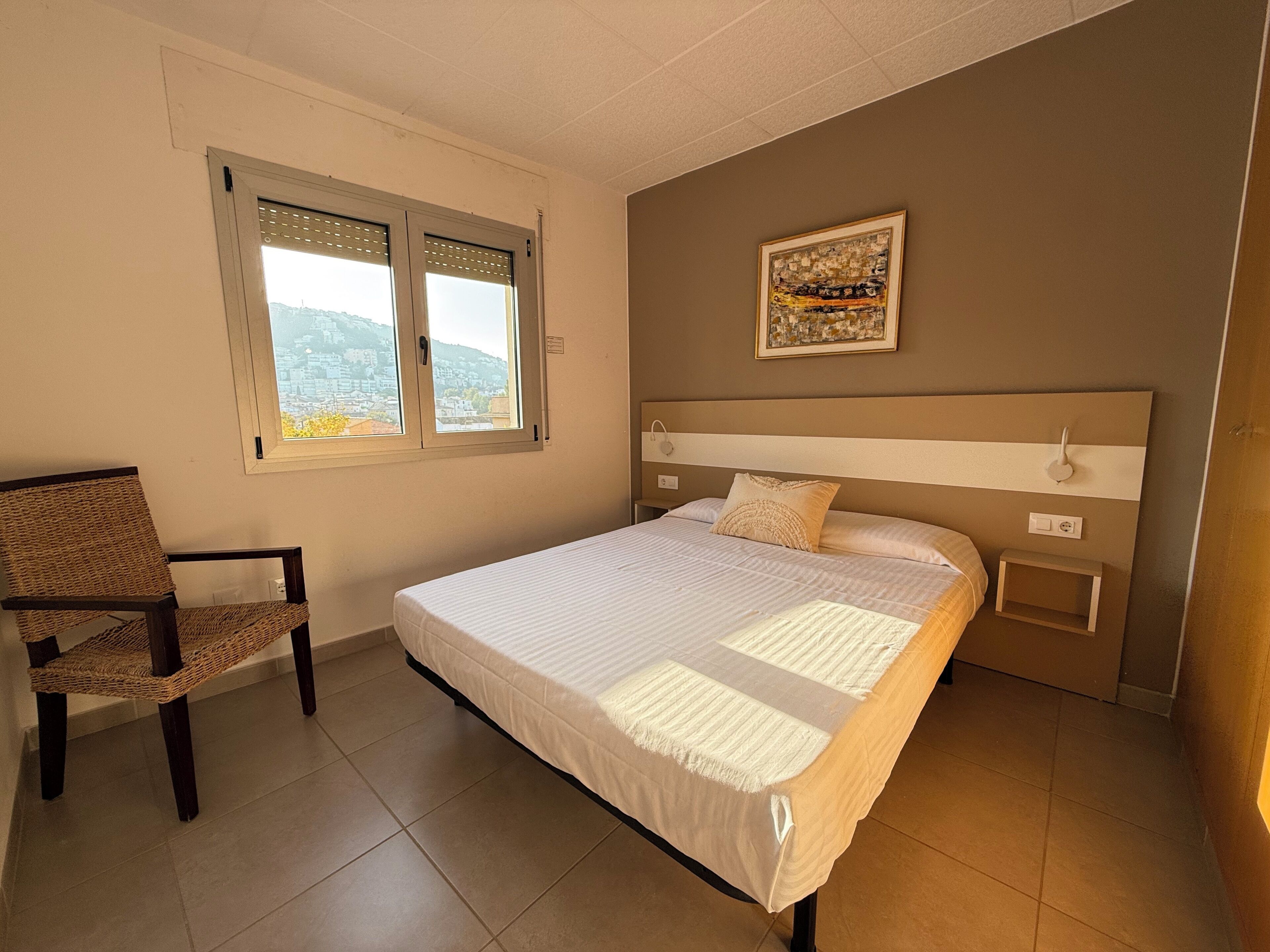 2 slaapkamers, een strijkplank/strijkijzer, gratis wifi, beddengoed