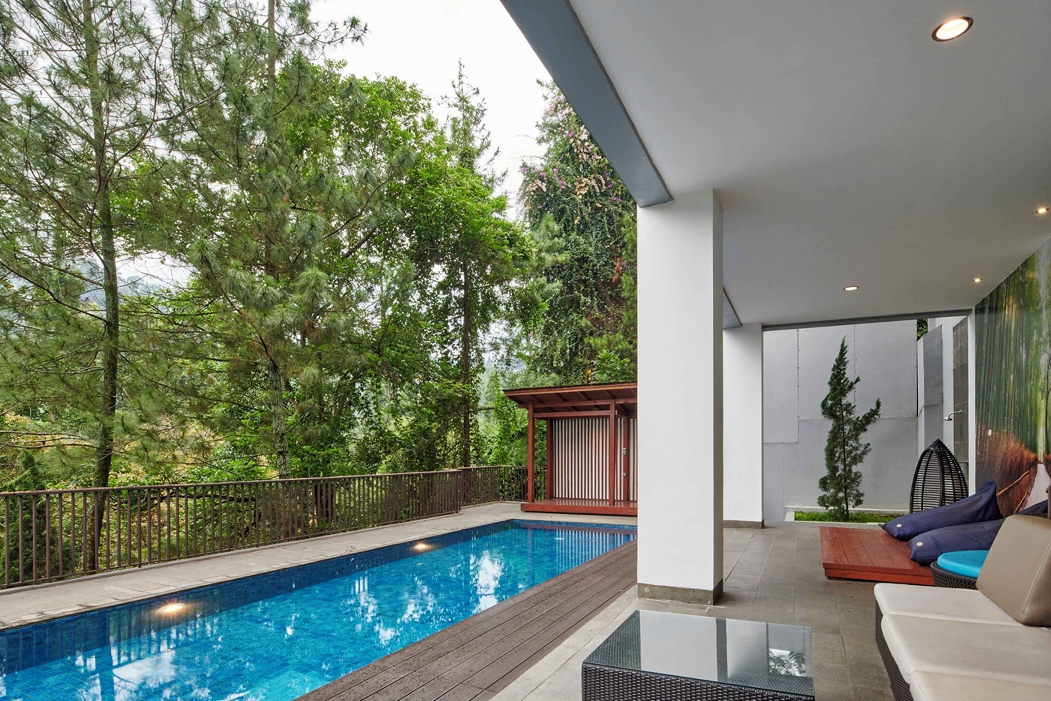 Kolam renang outdoor