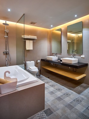 Junior Suite | Minibar, desk, soundproofing, free WiFi - J7 Hotel Iloilo (Iloilo)